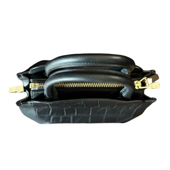 Aritzia Auxiliary Square Crossbody Bag Small Black Strap Mini Gold Hardware NWOT - Picture 4 of 9